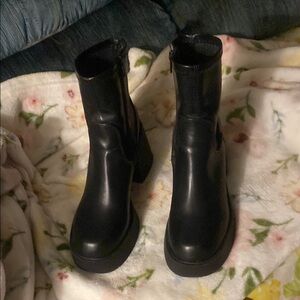 Elegant Black Women's Boots